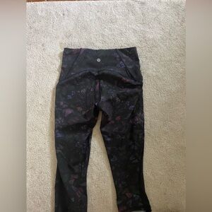 Women’s size 4 lululemon capri leggings